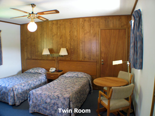 2 Twin Bed Room: Smoking or Non-Smoking Room with 2 Double Beds/Microwave/Refrigerator/Coffeemaker/Alarm Clock Radio/Color TV with Remote Control: Occupancy: 4 people maximum